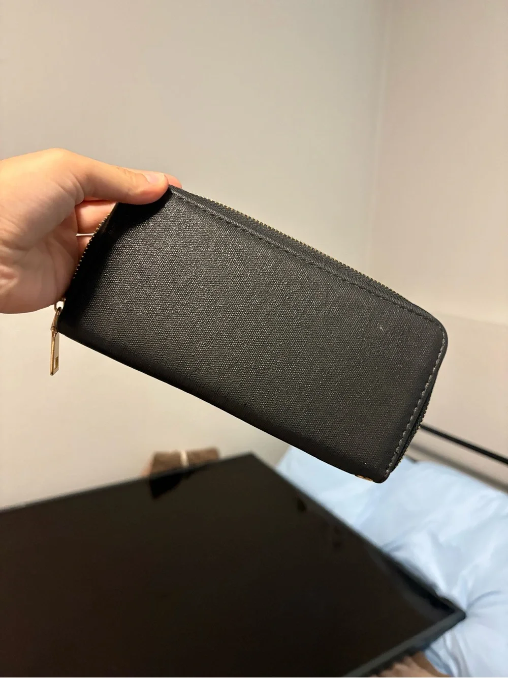 Men's Black Zip Around Leather Wallet - Classic Design